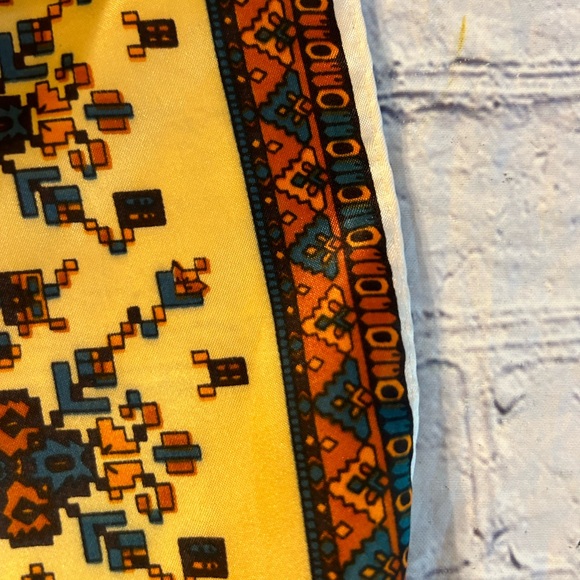 VINTAGE EXCLUSIVE DESIGN 100% ACETATE ROLLED JAPAN MADE ABSTRACT SCARF - Picture 4 of 9